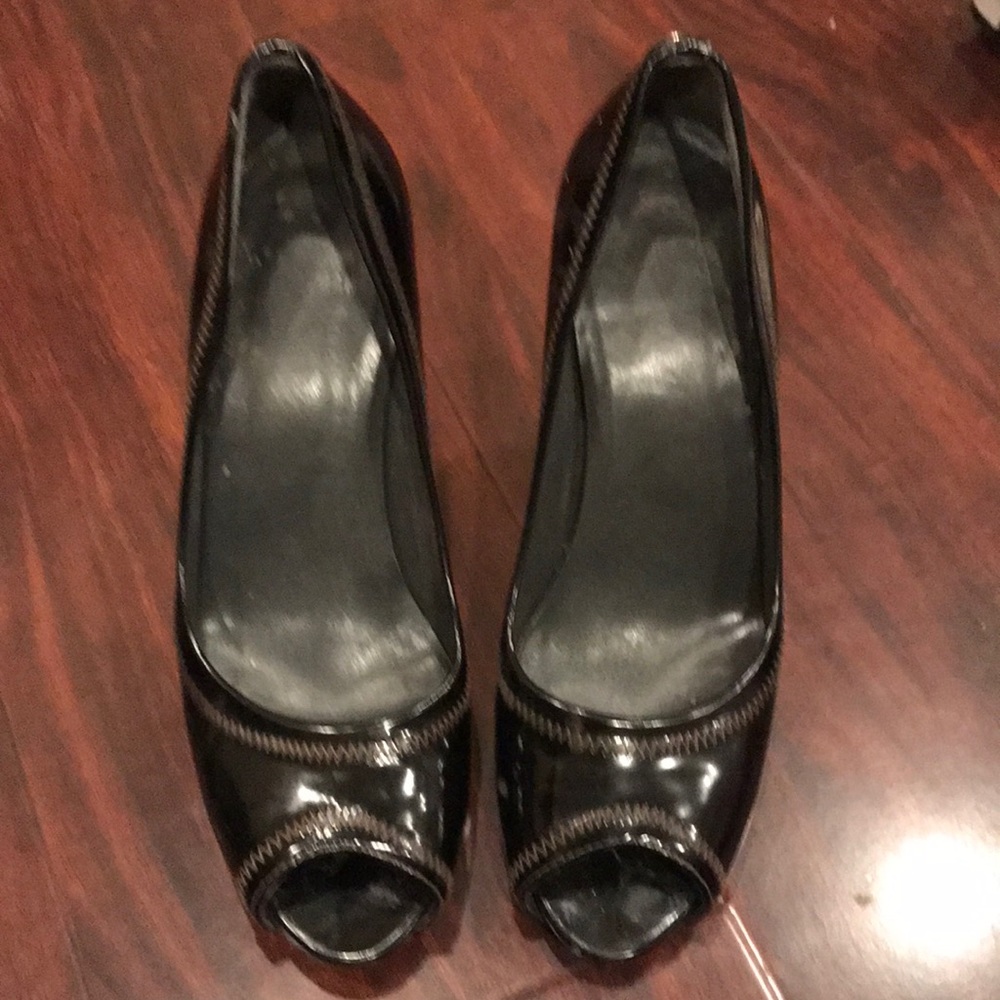 Absolutely love this pair, still has plenty of life left.